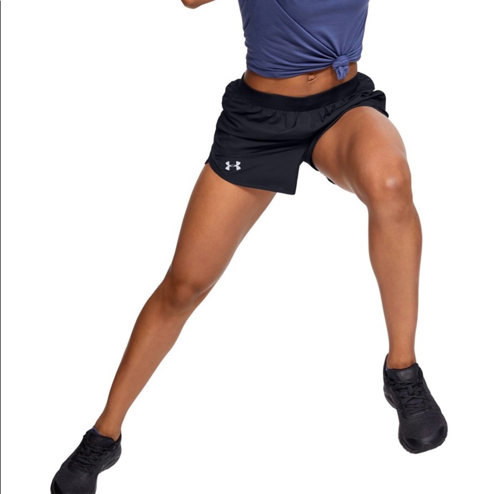 Under Armour Fly-By short with pockets